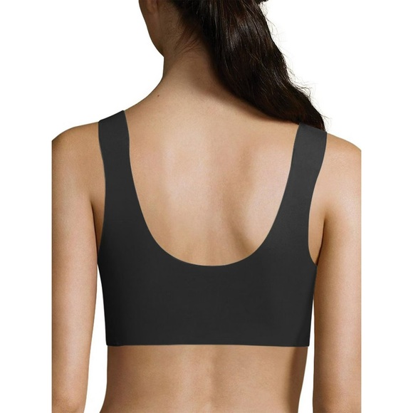 Seamless pullover bra
Lightweight fabric for second-skin feel - Picture 2 of 4